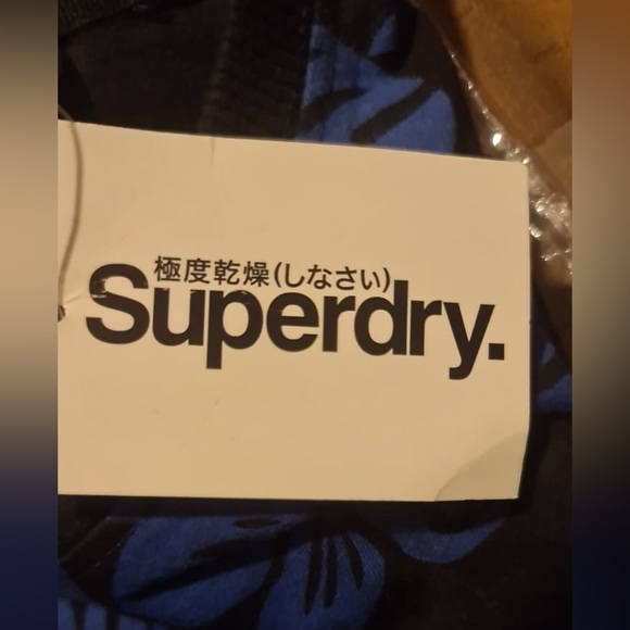 SuperDry T-shirt- Brand New ✨ - Picture 9 of 9